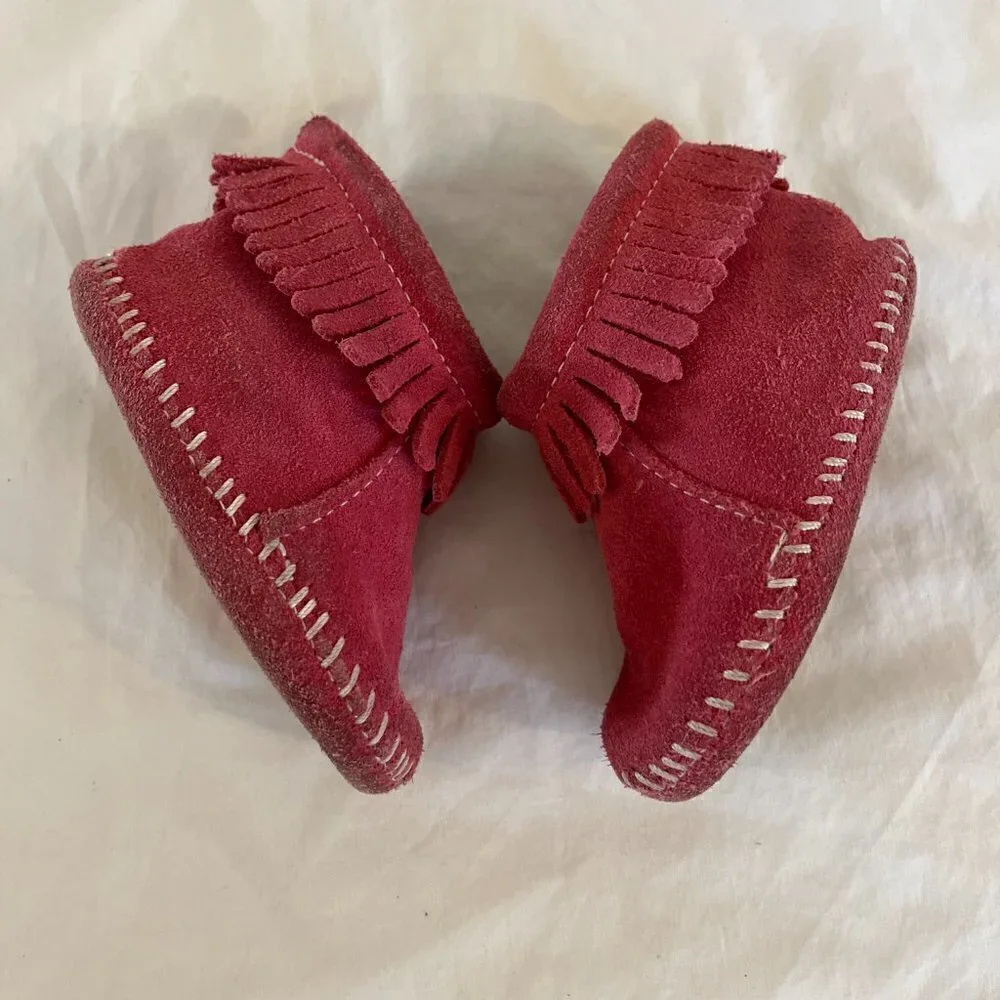Minnetonka Pink Hook & Loop Back Flap Leather moccasin Bootie Sz 4 Infant